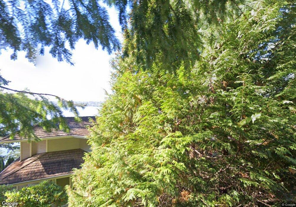 7705 W Mercer Way, Mercer Island, WA 98040 - photo 1