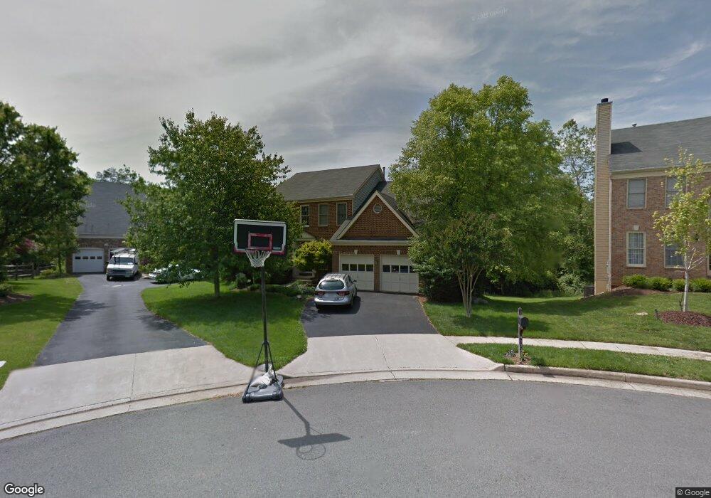 4903 Fox Creek Ct, Chantilly, VA 20151 - photo 1