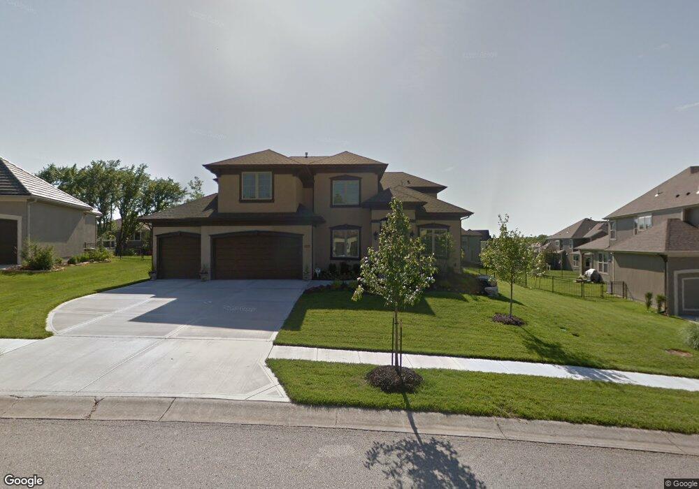 9708 Hollis Ln, Shawnee, KS 66227 - photo 1