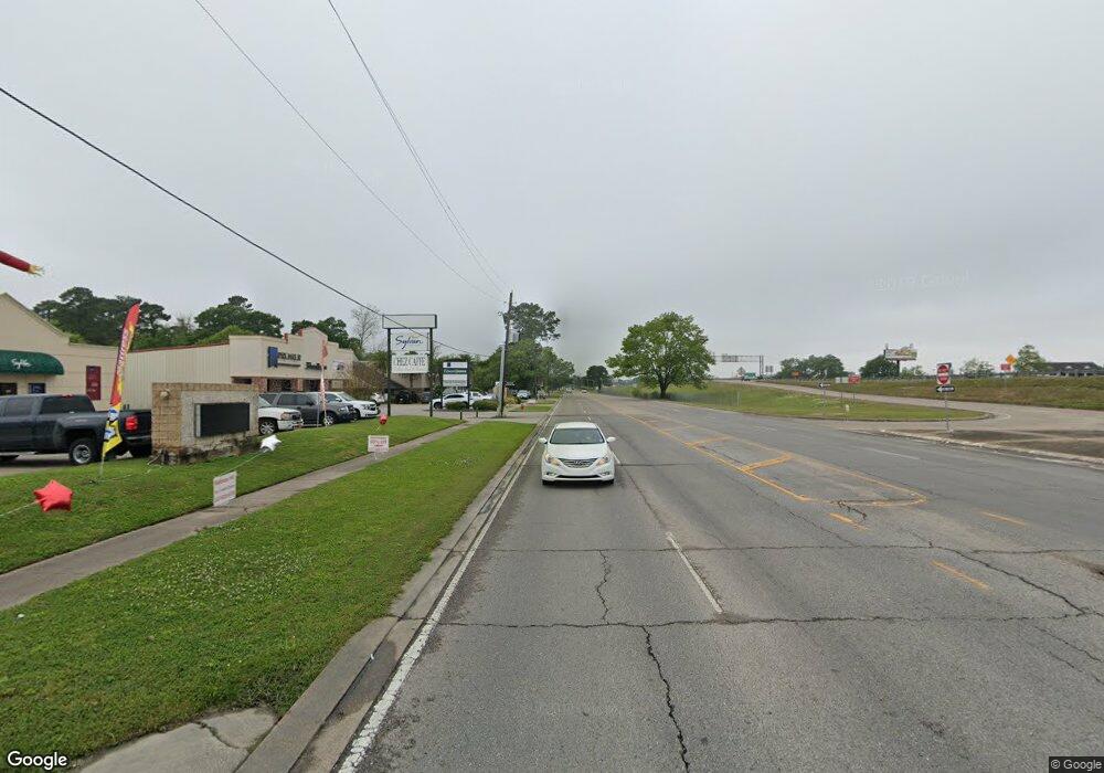 135 W College St, Lake Charles, LA 70605 - photo 1