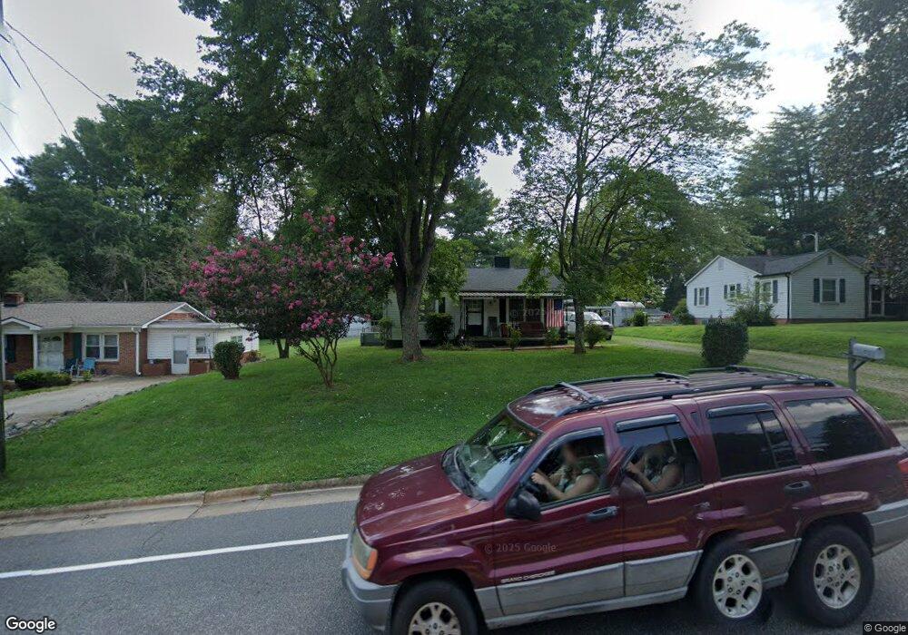 612 Hartness Rd, Statesville, NC 28677 - photo 1