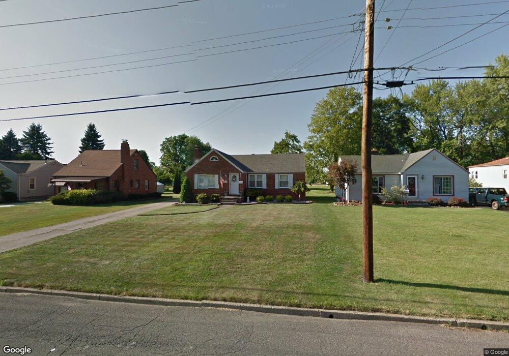 2064 W Manor Ave, Youngstown, OH 44514 - photo 1