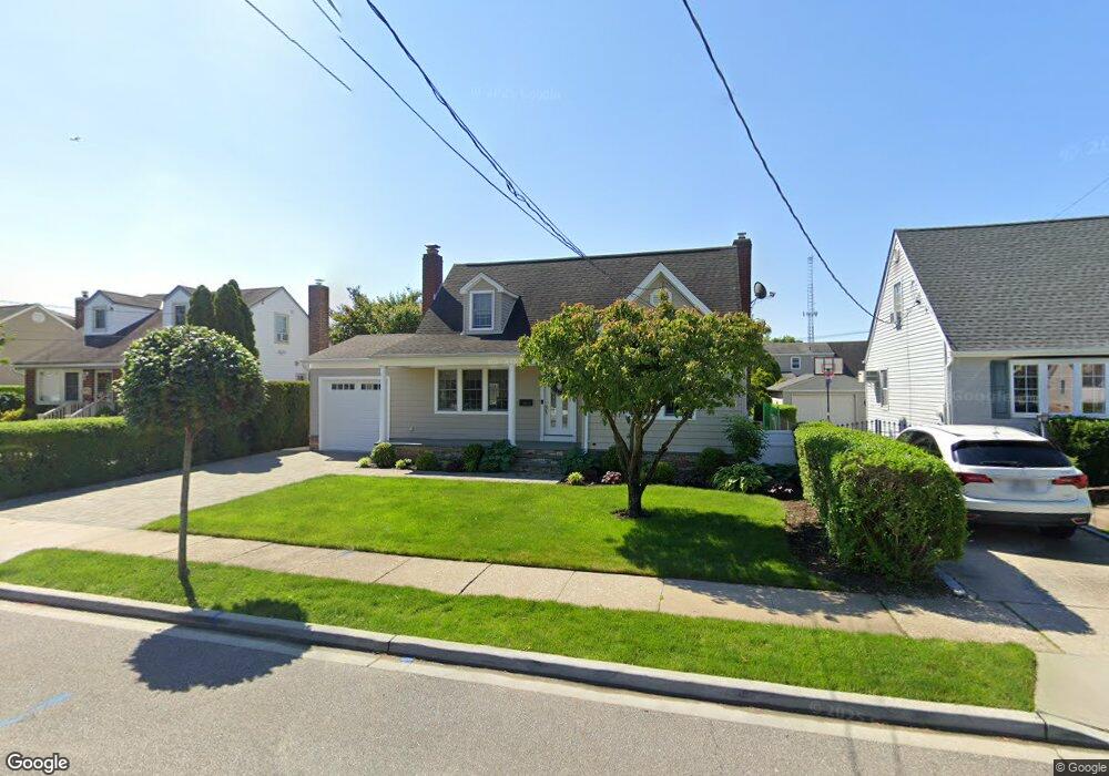 235 Dow Ave, Mineola, NY 11501 - photo 1