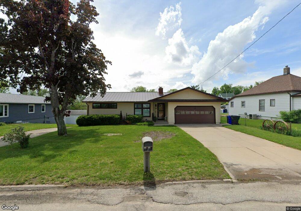 15 29th Ave SW, Cedar Rapids, IA 52404 - photo 1