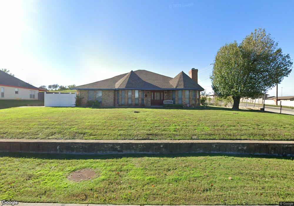 1017 Cook Dr, Grand Prairie, TX 75050 - photo 1