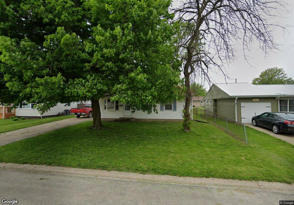 1101 N 28th St, Mattoon, IL 61938 - photo 1