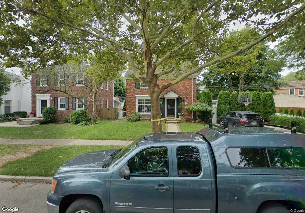 427 Lothrop Rd, Grosse Pointe Farms, MI 48236 - photo 1