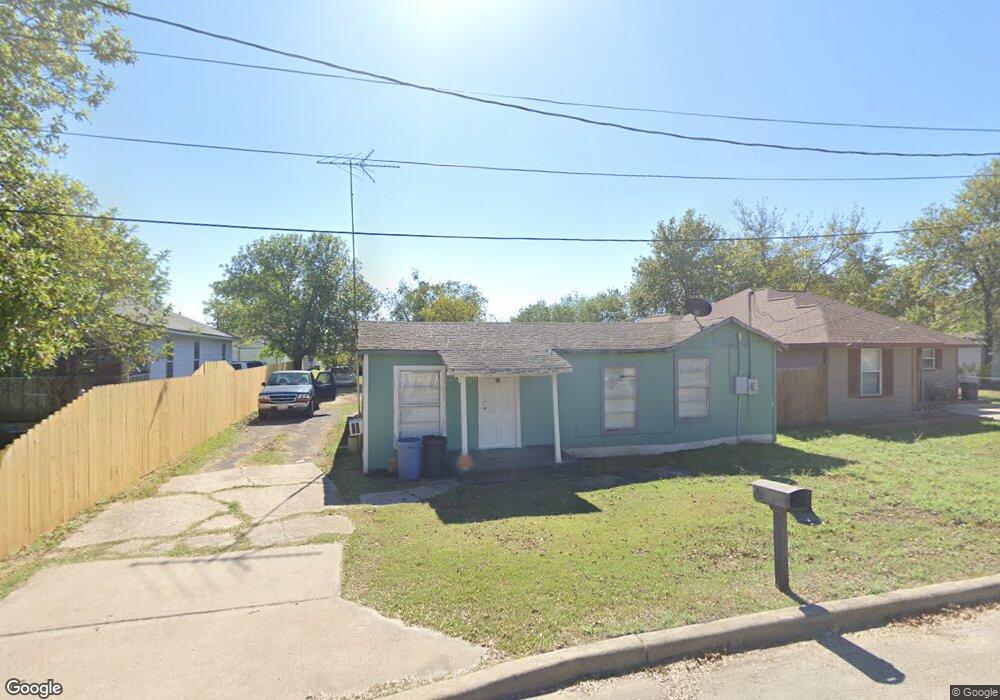 407 Avenue D, Ennis, TX 75119 - photo 1