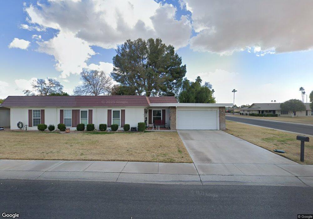 10121 W Highwood Ln, Sun City, AZ 85373 - photo 1