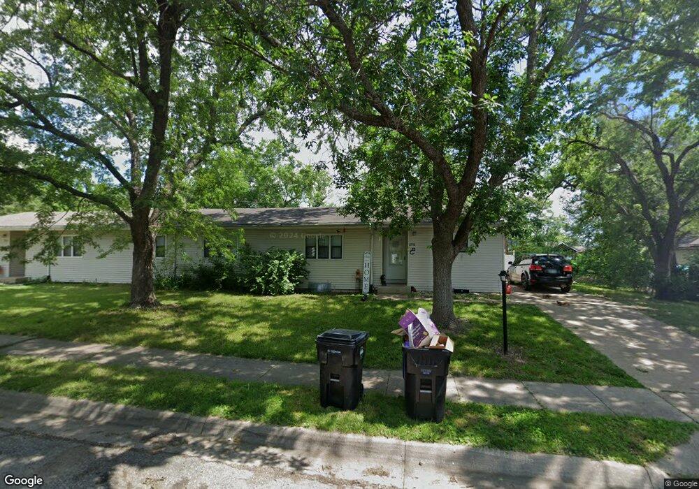 6816 SW Greencastle Dr, Topeka, KS 66619 - photo 1