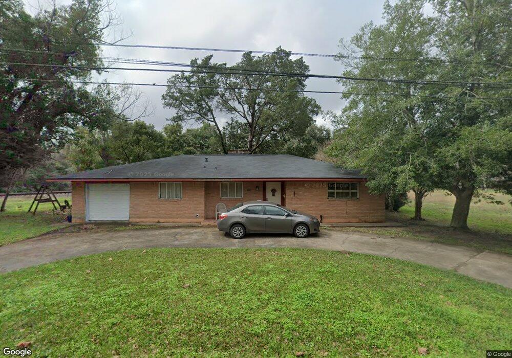 120 S Coffelt St, Alvin, TX 77511 - photo 1
