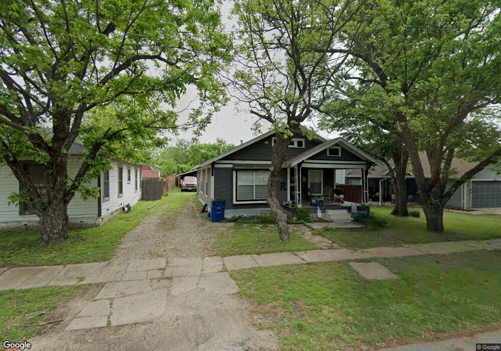 1406 N Gaines St, Ennis, TX 75119 - photo 1