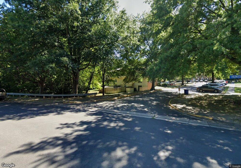 8915 Shamrock Ct, Springfield, VA 22152 - photo 1