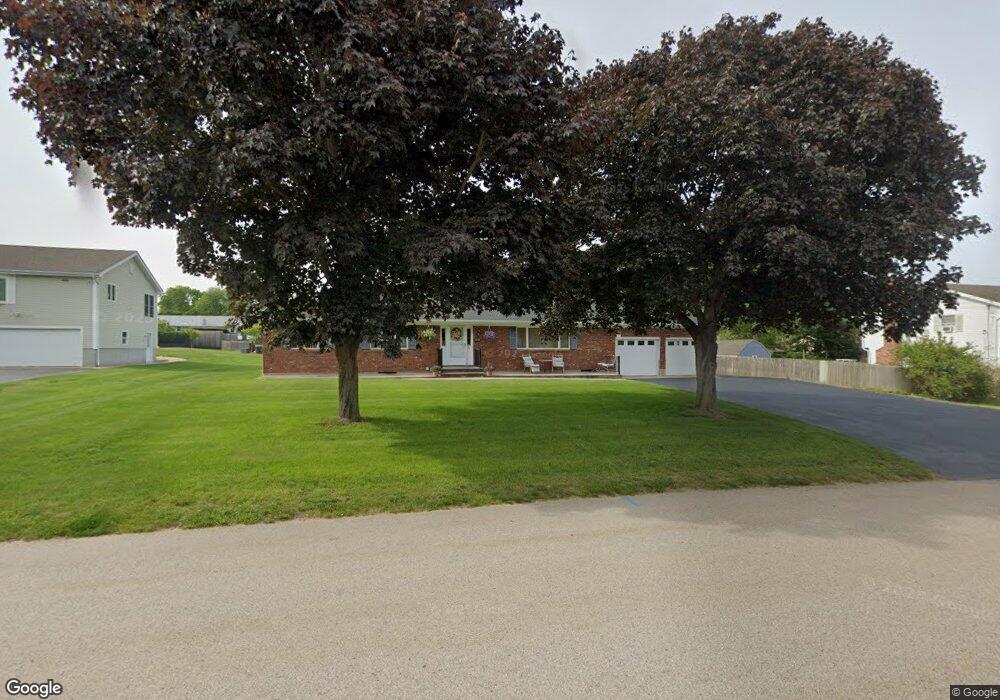 5 Pequot Ave, Westerly, RI 02891 - photo 1