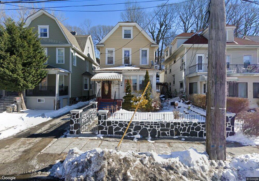 422 Park Hill Ave, Yonkers, NY 10705 - photo 1