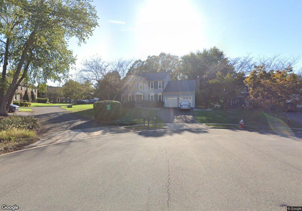 6202 Point Cir, Centreville, VA 20120 - photo 1