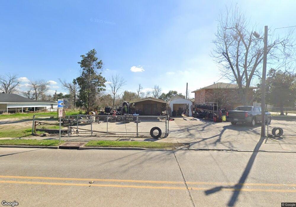 2300 Moeling St, Lake Charles, LA 70601 - photo 1