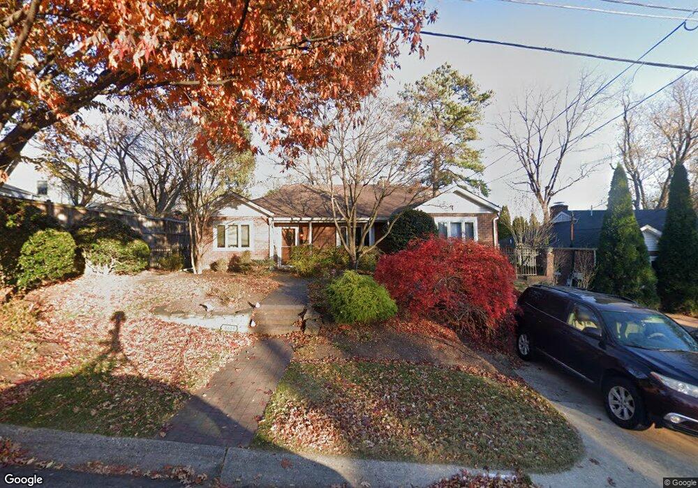 8609 Springdell Place, Chevy Chase, MD 20815 - photo 1