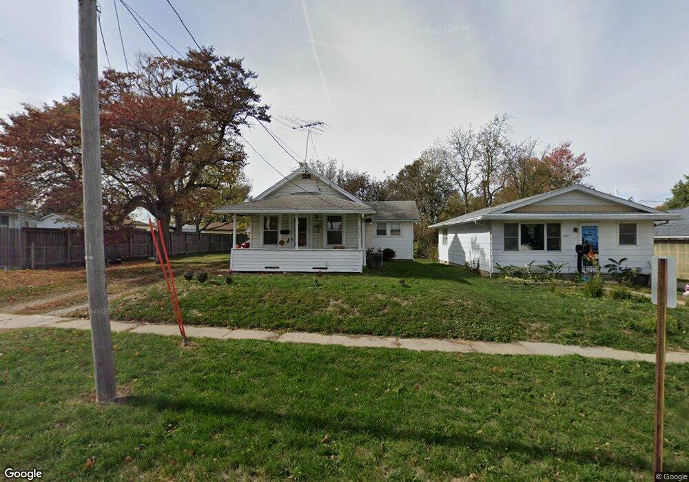 227 E 10th St S, Newton, IA 50208 - photo 1