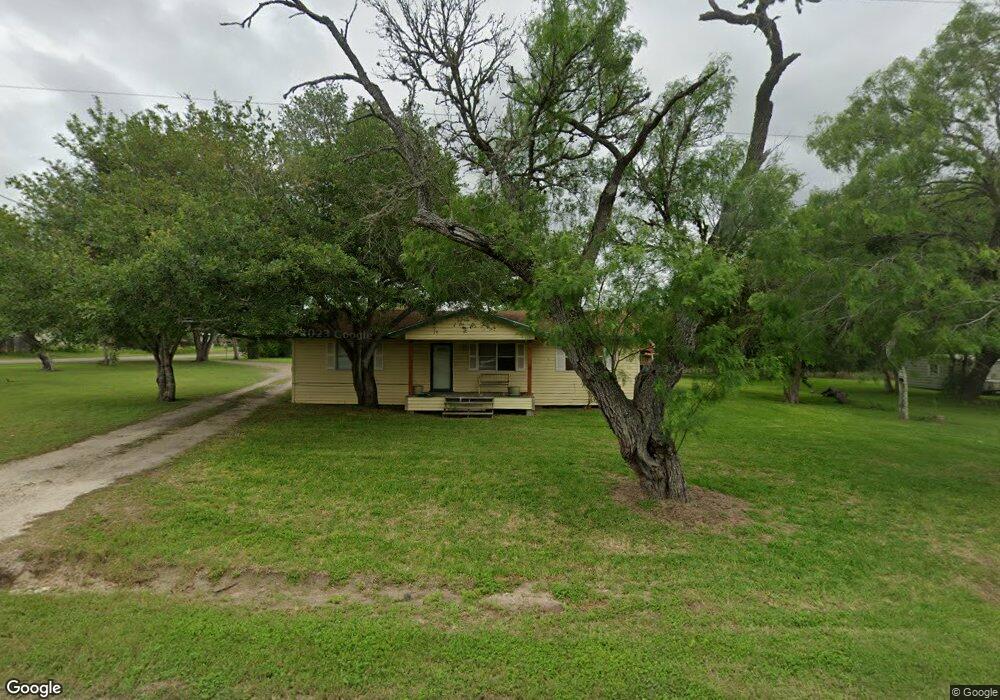 703 W Inez St, Beeville, TX 78102 - photo 1