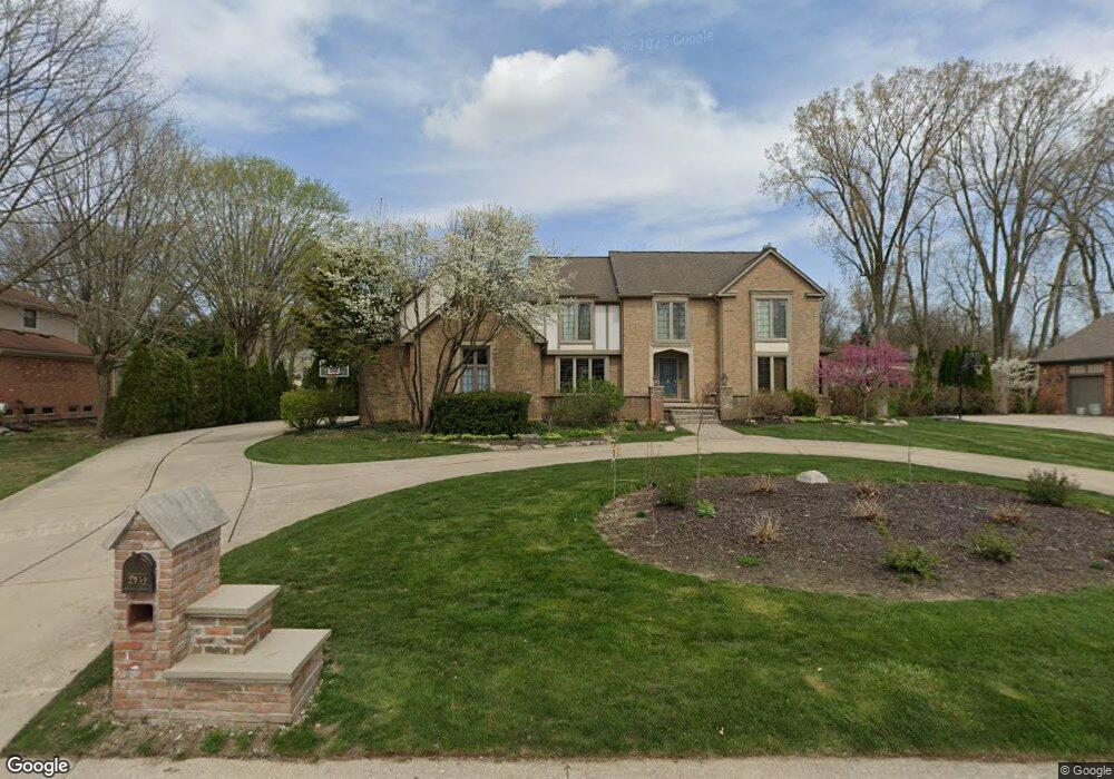 2950 Woodcreek Way, Bloomfield Hills, MI 48304 - photo 1