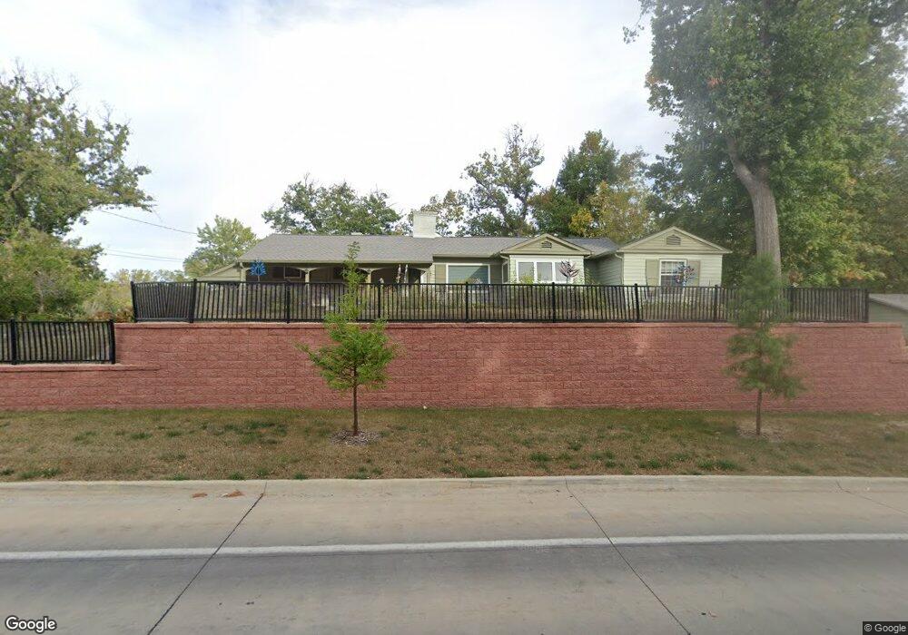 104 34th St SE, Cedar Rapids, IA 52403 - photo 1