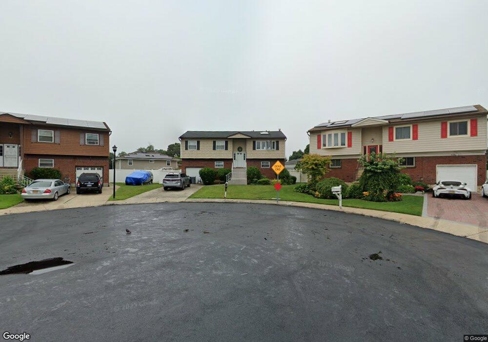 445 Elaine Ct, West Hempstead, NY 11552 - photo 1