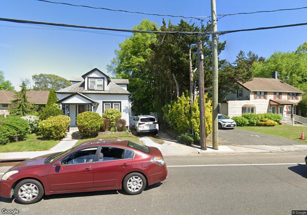 440 Ocean Ave, Malverne, NY 11565 - photo 1