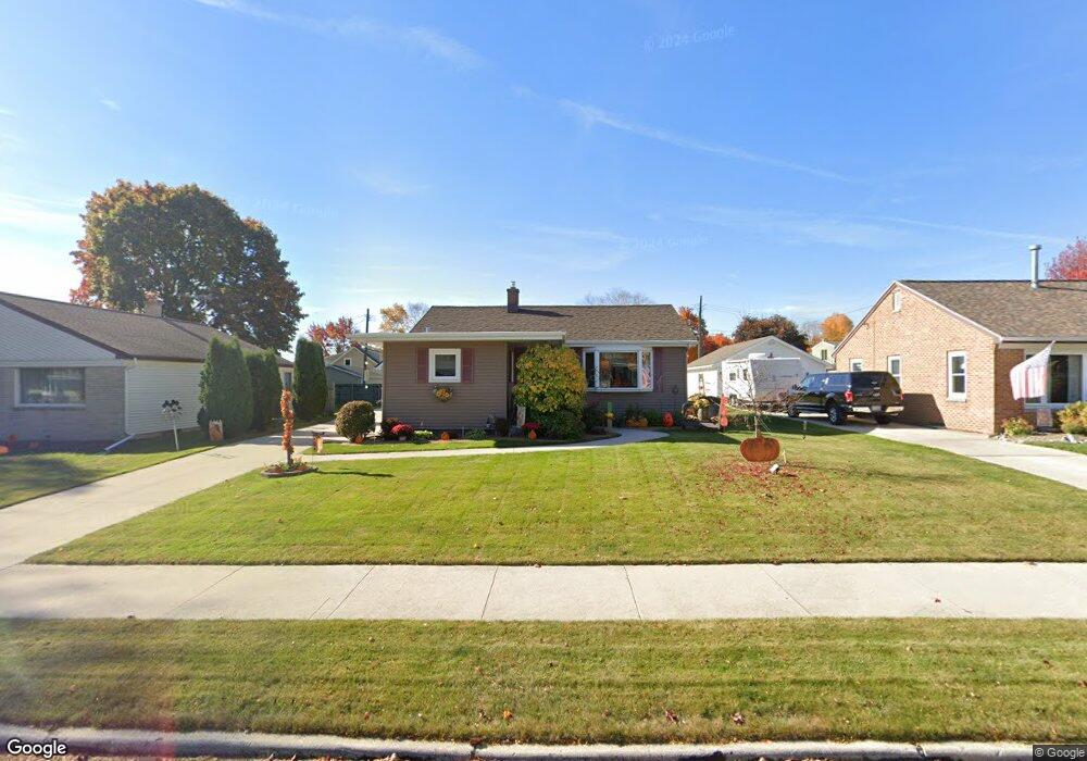 1417 Kuhl St, Manitowoc, WI 54220 - photo 1