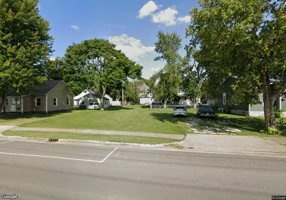 607 N Parke St, Tuscola, IL 61953 - photo 1