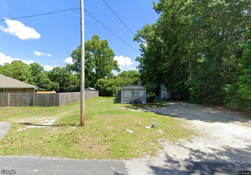 1109 Wateree Ave, Camden, SC 29020 - photo 1