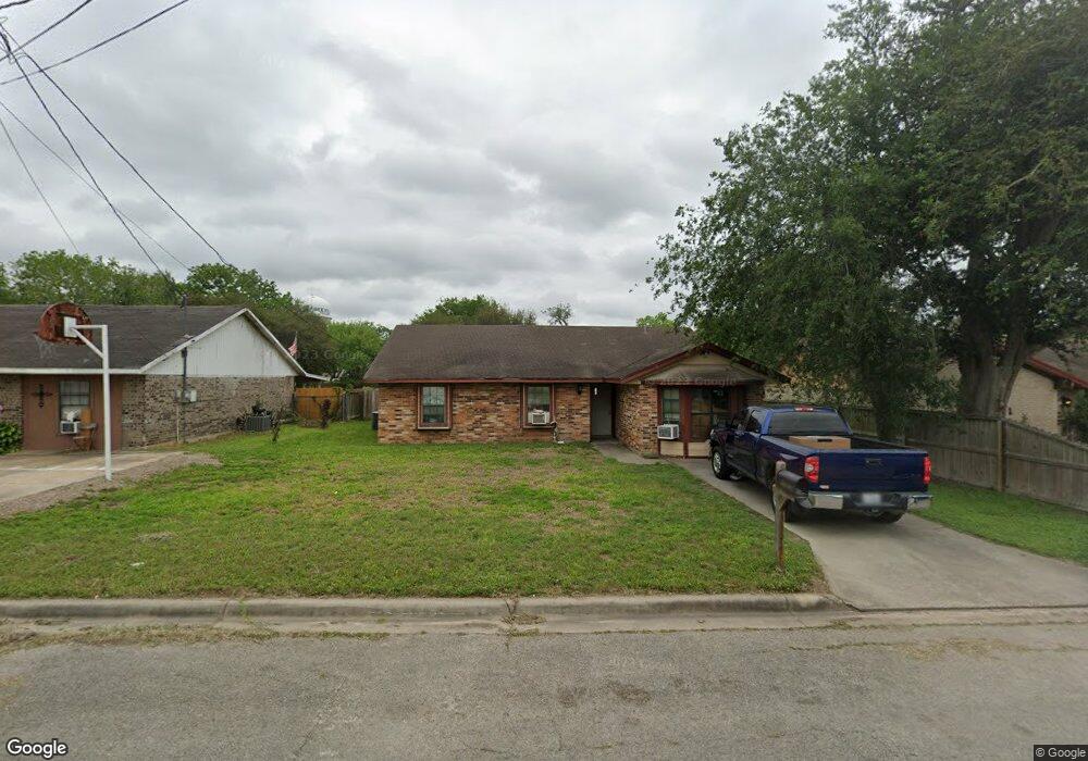 1306 N Avenue C, Beeville, TX 78102 - photo 1