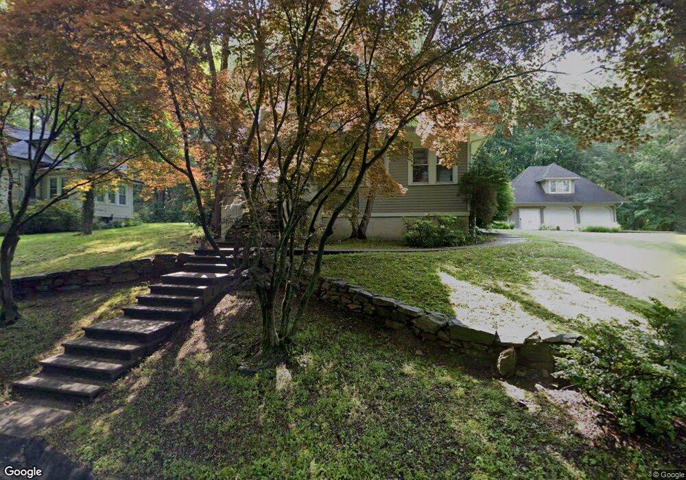 1013 Opekun Rd, Orange, CT 06477 - photo 1