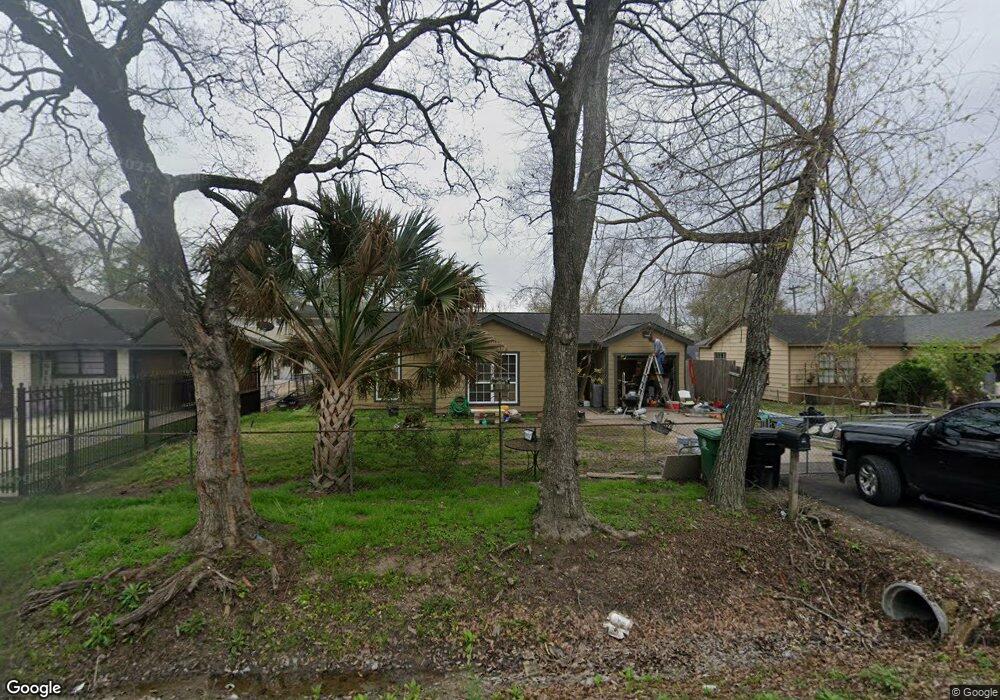 402 Robmore St, Houston, TX 77076 - photo 1