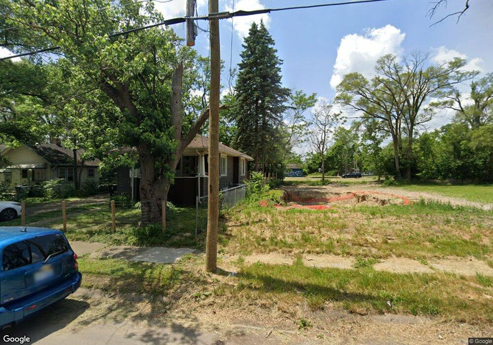 2317 Maplewood Ave, Flint, MI 48506 - photo 1