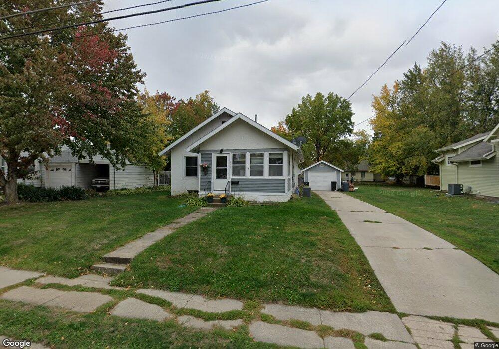 613 S 4th Ave W, Newton, IA 50208 - photo 1