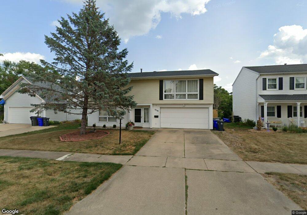 2749 Virginia Dr SE, Cedar Rapids, IA 52403 - photo 1
