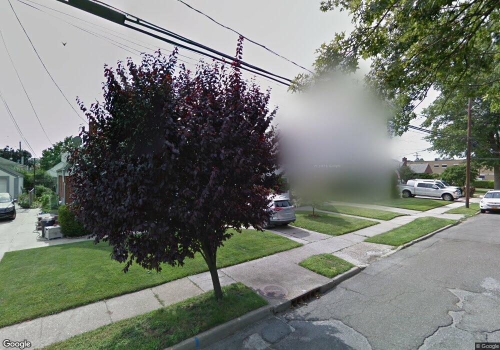 251 Beebe Rd, Mineola, NY 11501 - photo 1