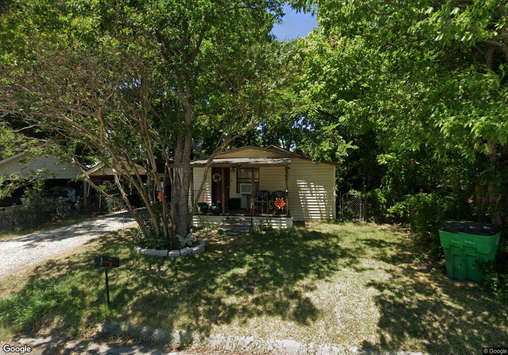 1007 Minnie St, Gainesville, TX 76240 - photo 1