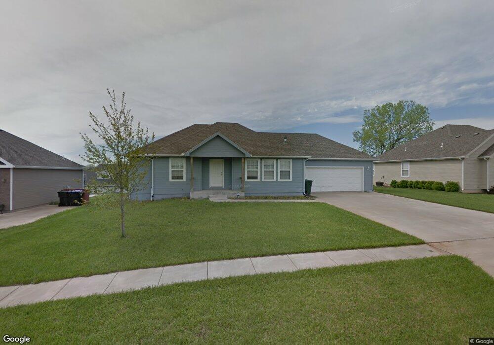 821 SE 44th St, Topeka, KS 66609 - photo 1