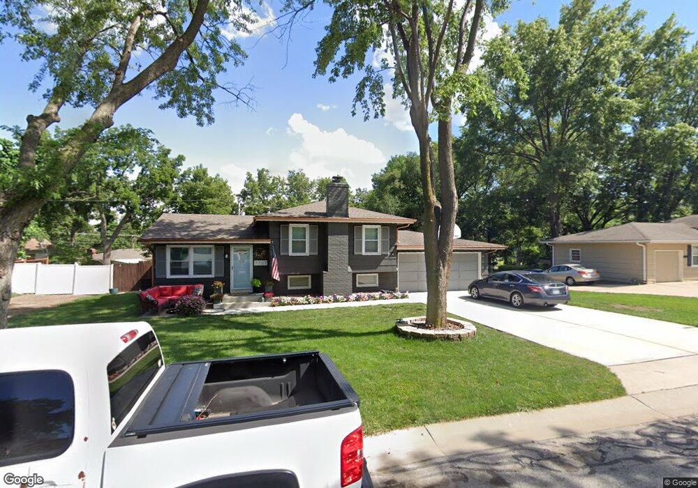 7107 Edgewood Blvd, Shawnee, KS 66203 - photo 1