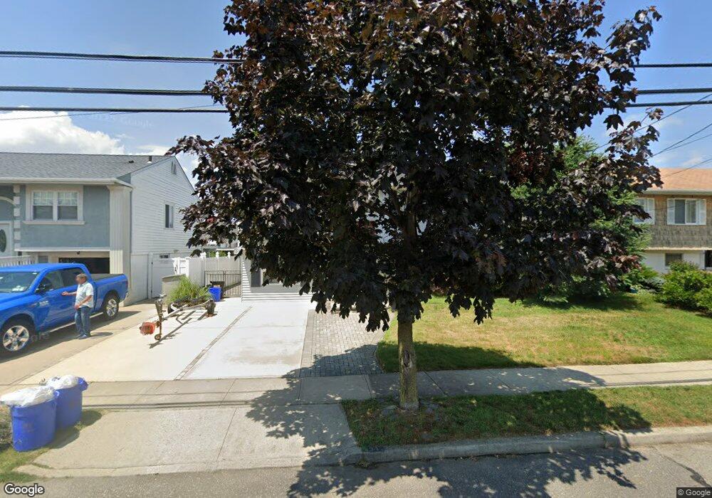 31 E 2nd St, Freeport, NY 11520 - photo 1