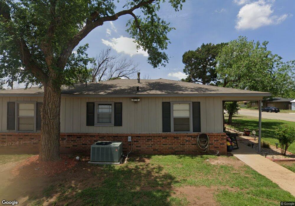 2501 W 11th St, Plainview, TX 79072 - photo 1