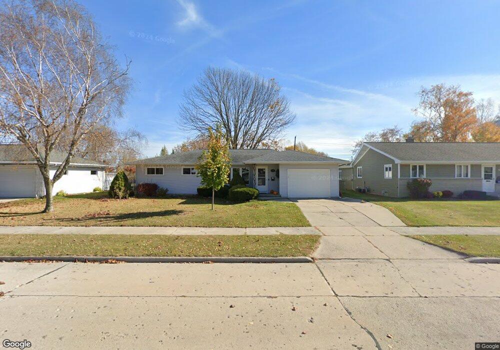 1445 N 10th St, Manitowoc, WI 54220 - photo 1