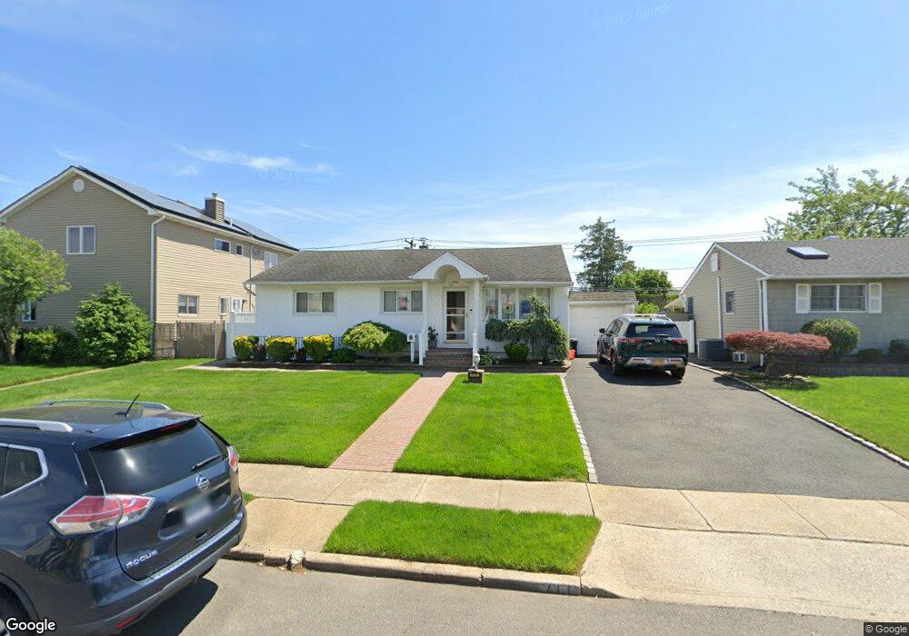 711 Patterson Ave, Franklin Square, NY 11010 - photo 1