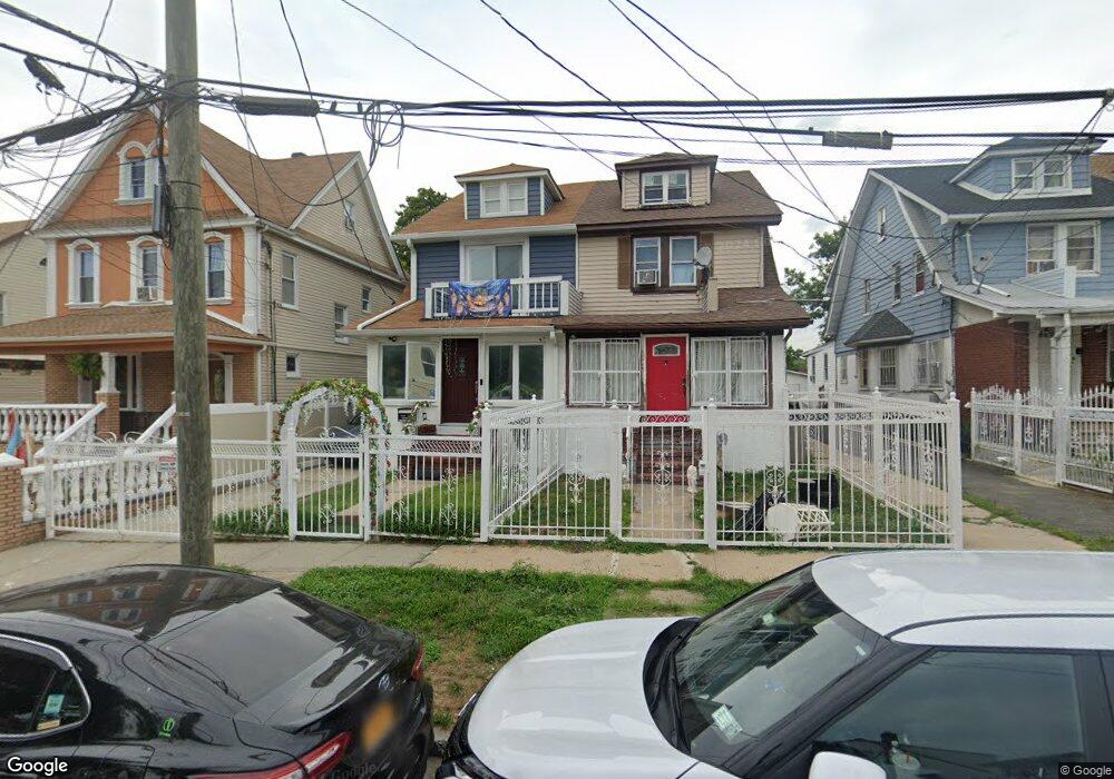 19629 Hiawatha Ave, Hollis, NY 11423 - photo 1