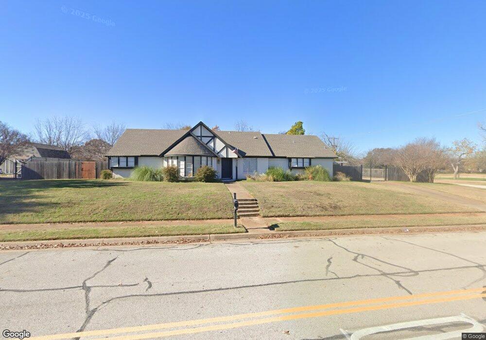 2833 Barr Dr, Bedford, TX 76021 - photo 1