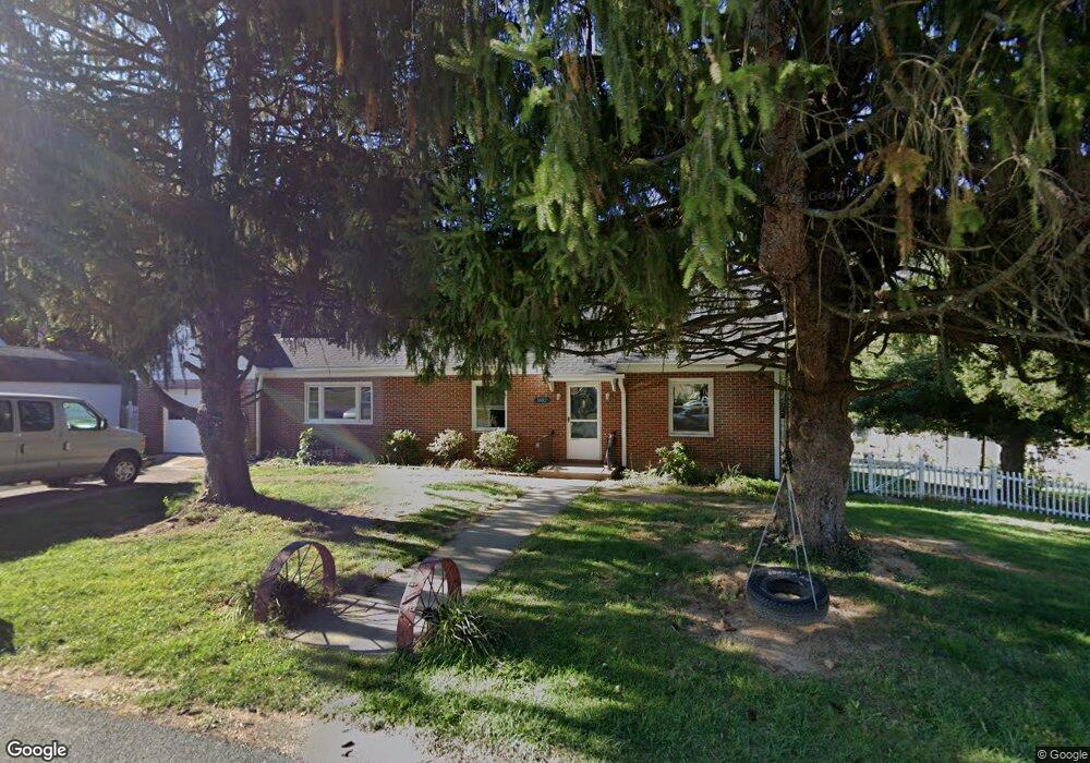 1002 Circle Dr, Sykesville, MD 21784 - photo 1