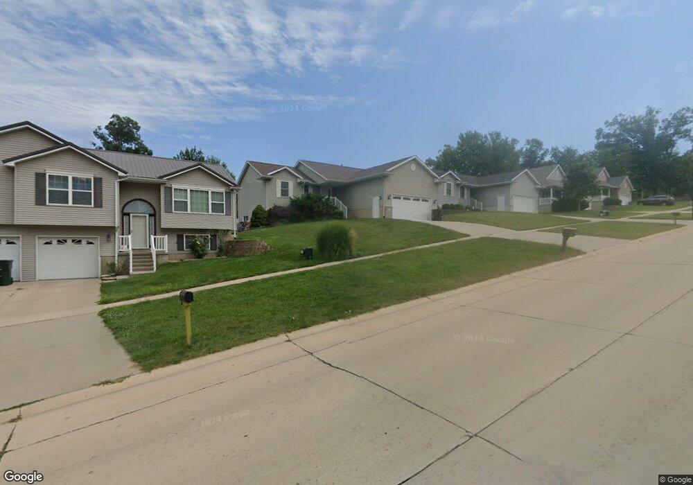 1322 34th St SE, Cedar Rapids, IA 52403 - photo 1