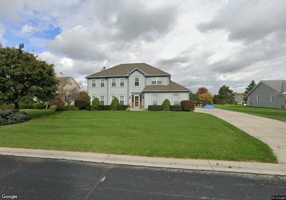 N67W13390 Daylily Dr, Menomonee Falls, WI 53051 - photo 1